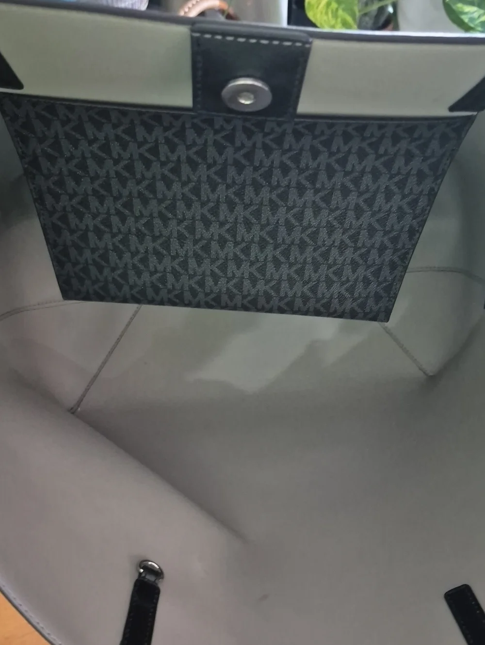 Michael Kors Large Reversible Black MK Logo Tote Bag w/ MK  Logo Glasses Case